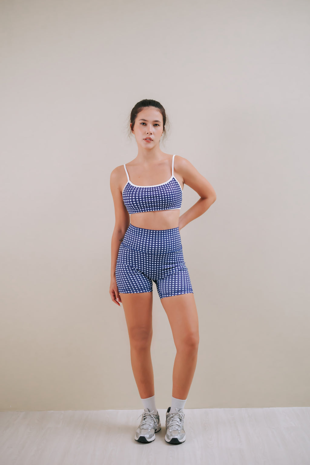 Hera Rivieria check sports bra