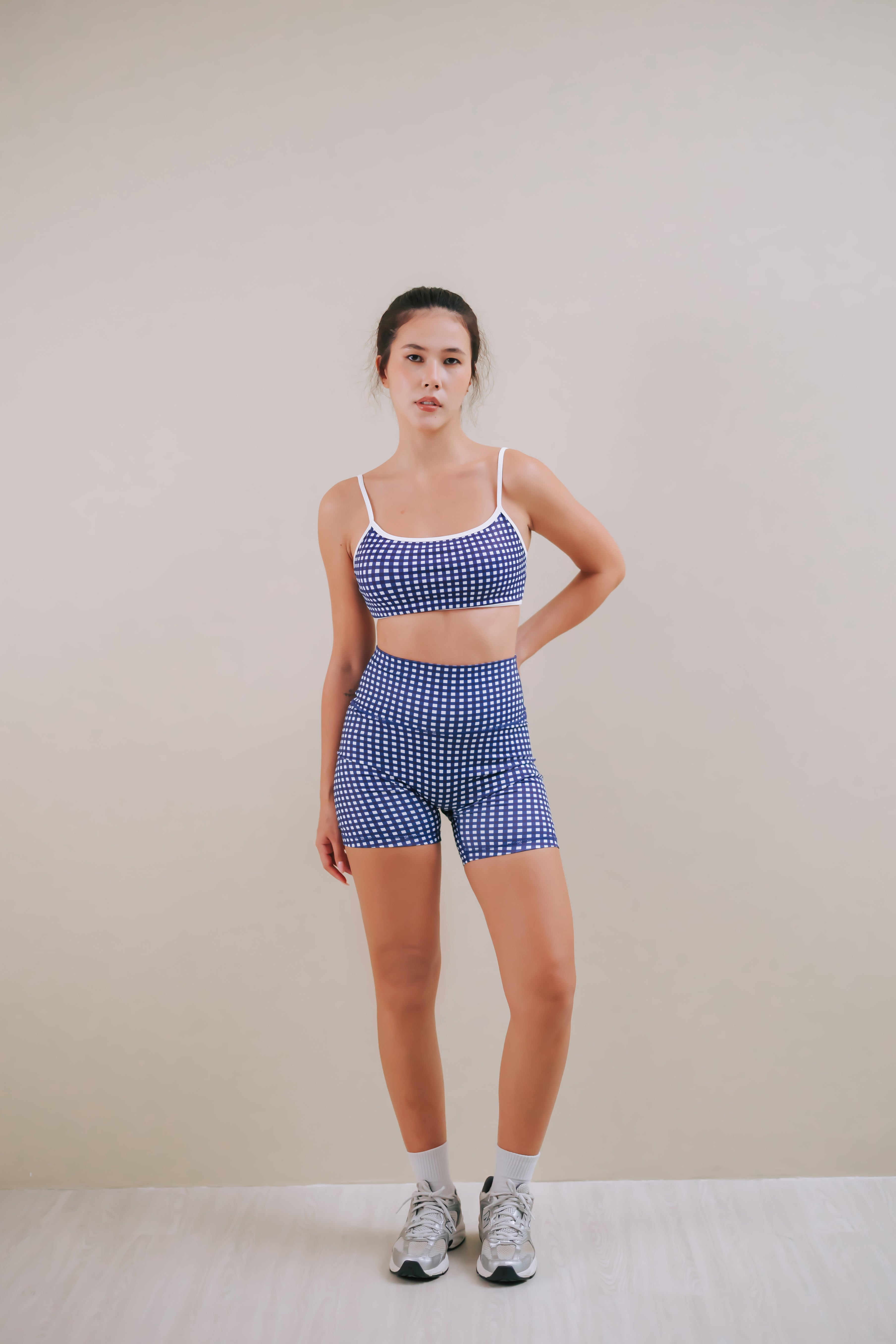 Hera Rivieria check sports bra