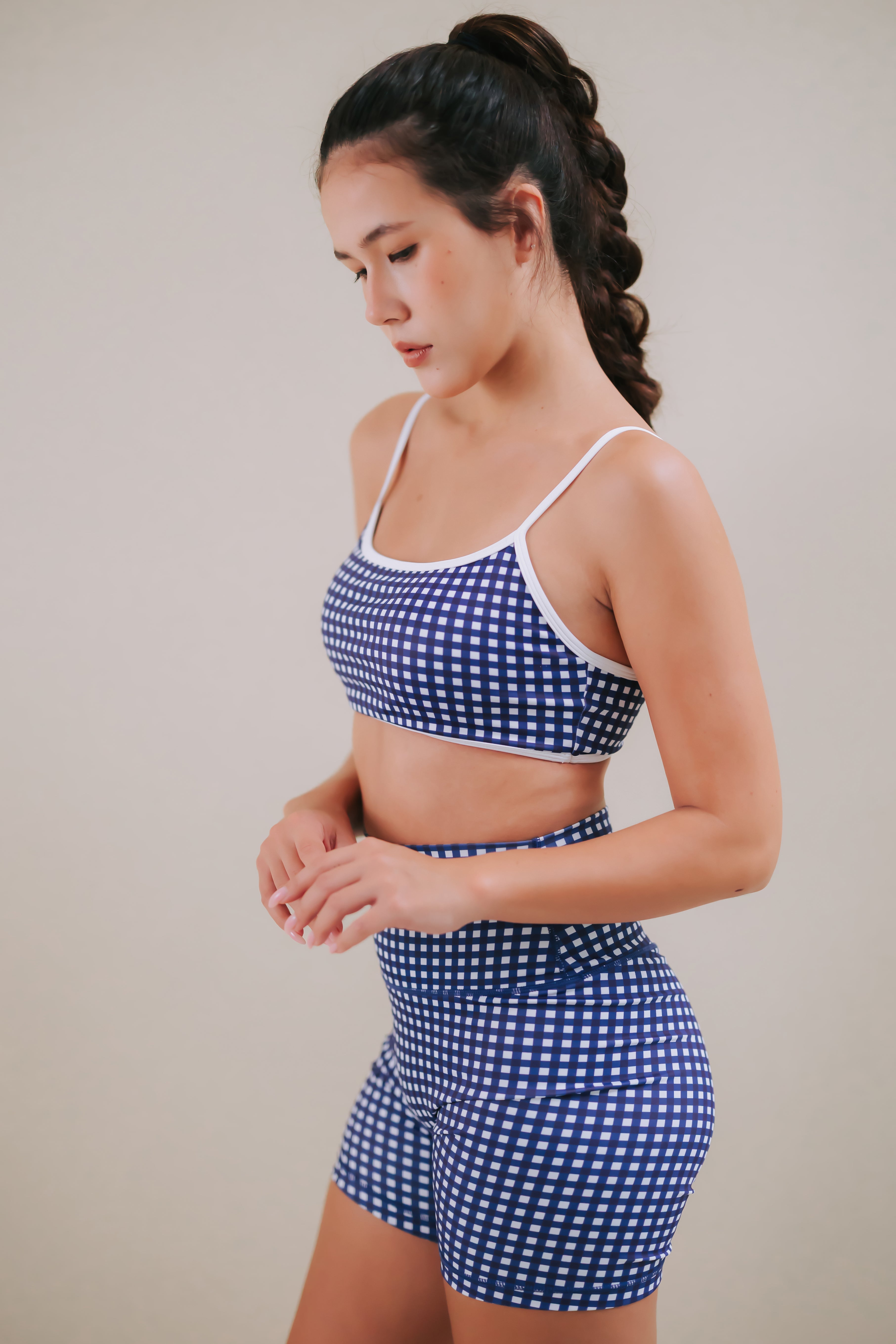 Hera Rivieria check sports bra