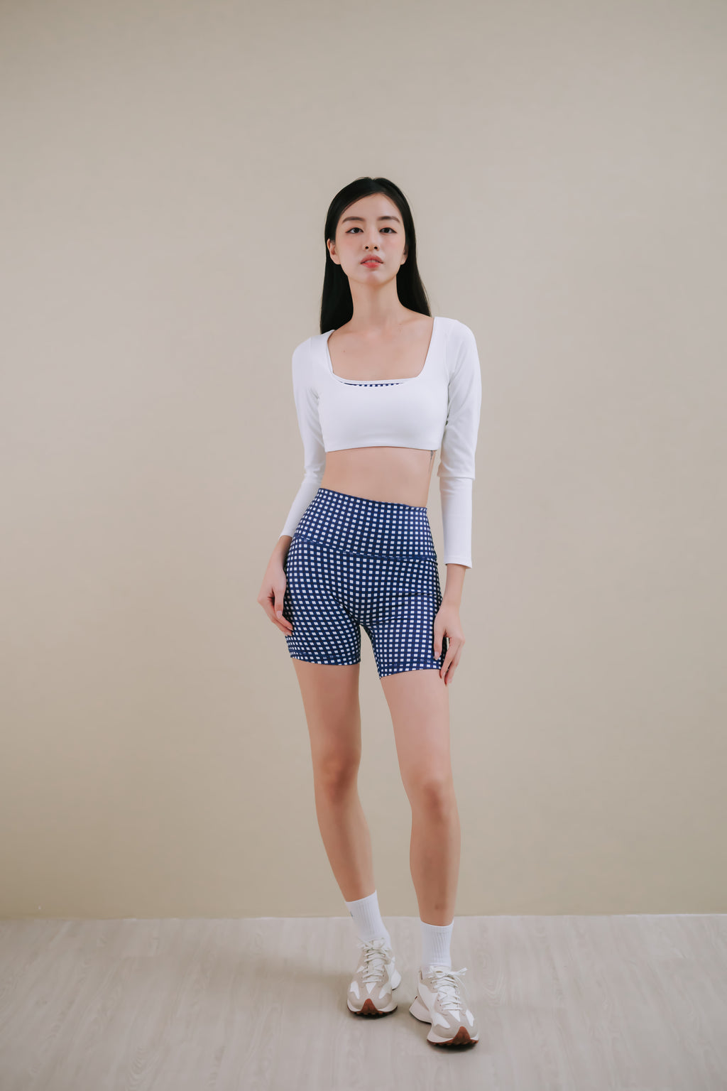 Hera Aura Fit Long Sleeve White Crop