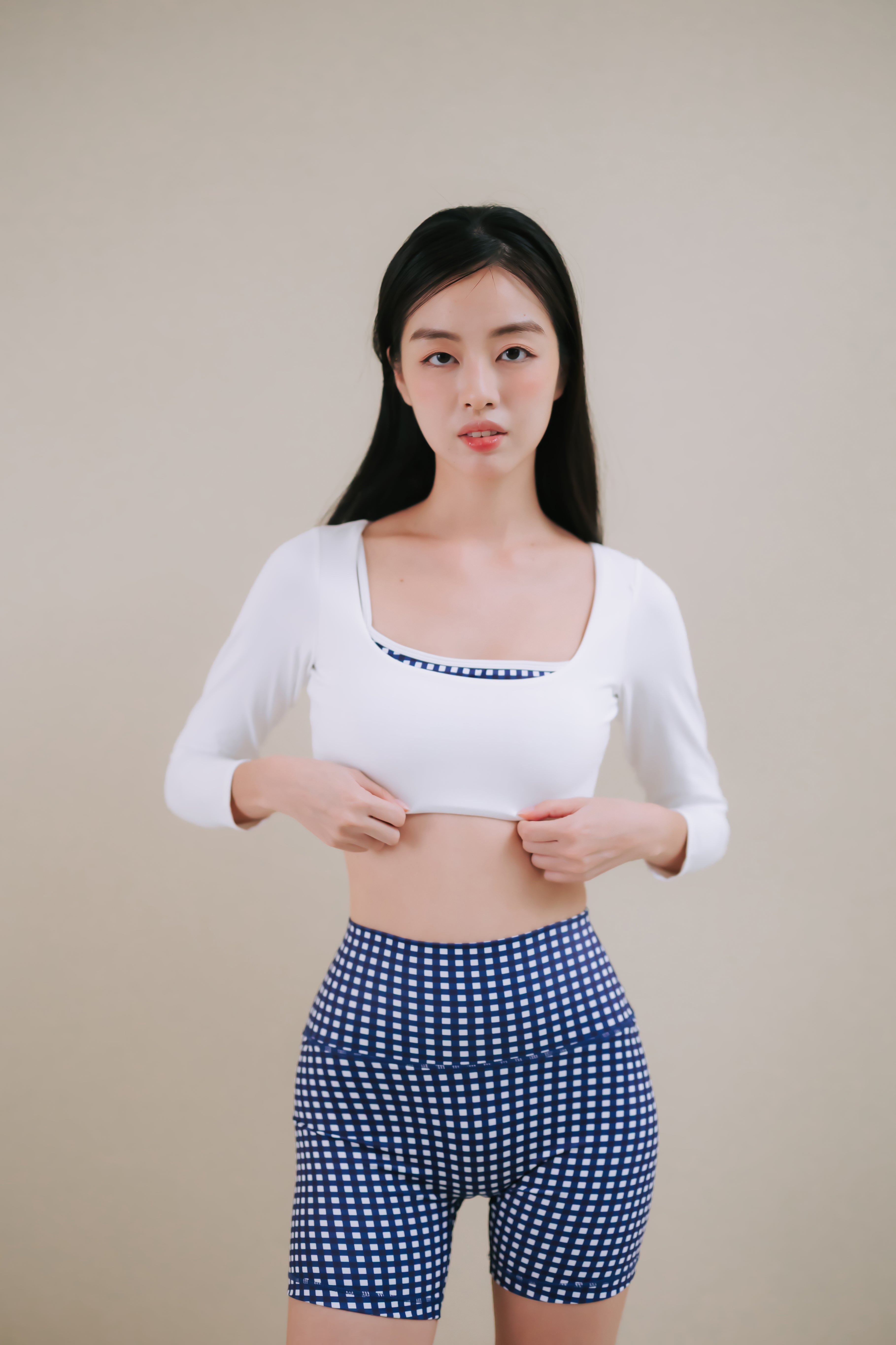 Hera Aura Fit Long Sleeve White Crop